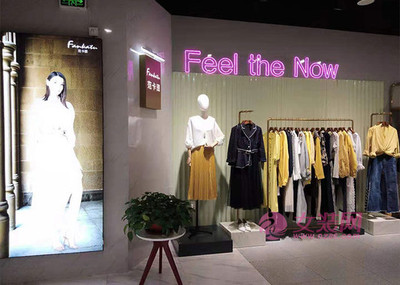 服裝店沒客進店，導購除了等還有什么是該做的事